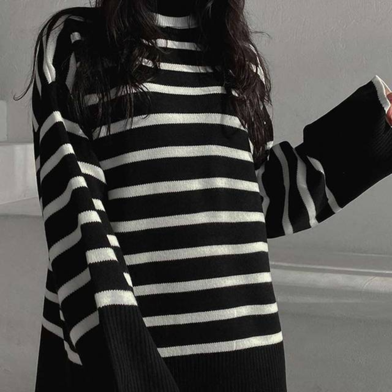 Camy Line Sweater