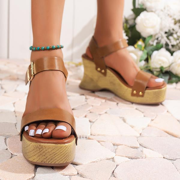 Women's Open Toe Platform Wood Grain Studded Beach Sandals 00415868C