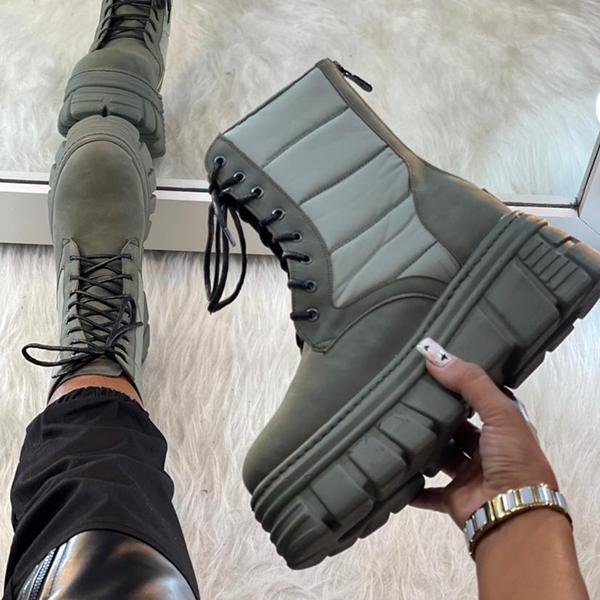 Lace Up Round Toe Platform Boots