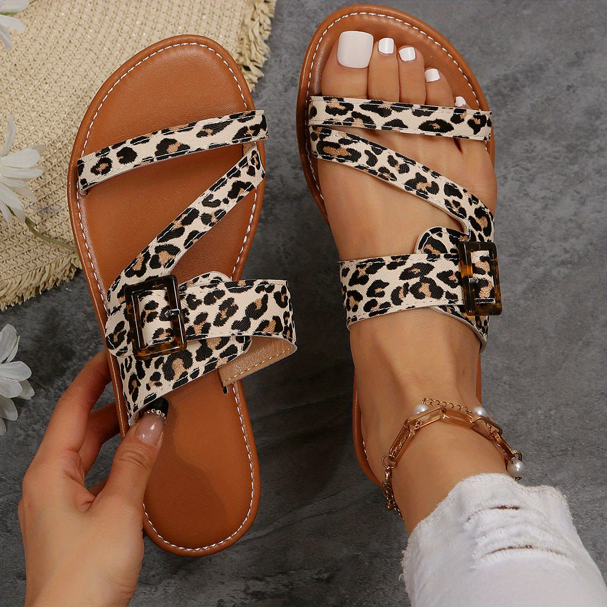 Leopard Print Flat Slippers: Comfortable Outdoor Shoes for Women