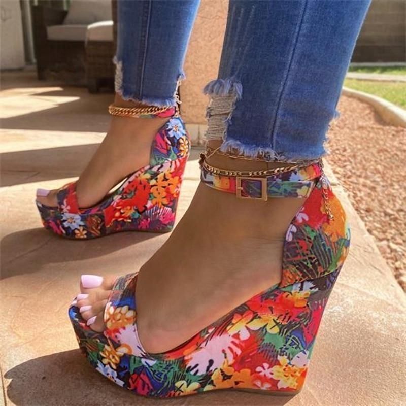 Women's Floral Pattern Wedge Sandals