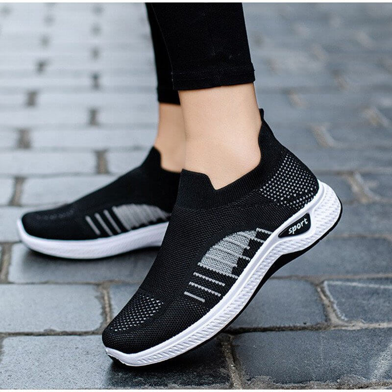 Women Slip-on Knitted Vulcanized Flat Heel Breathable Casual Walking Shoes